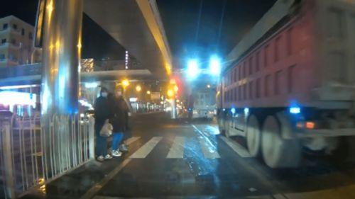 长春南阳路爆料事件视频,真相与争议交织的街头冲突  第1张